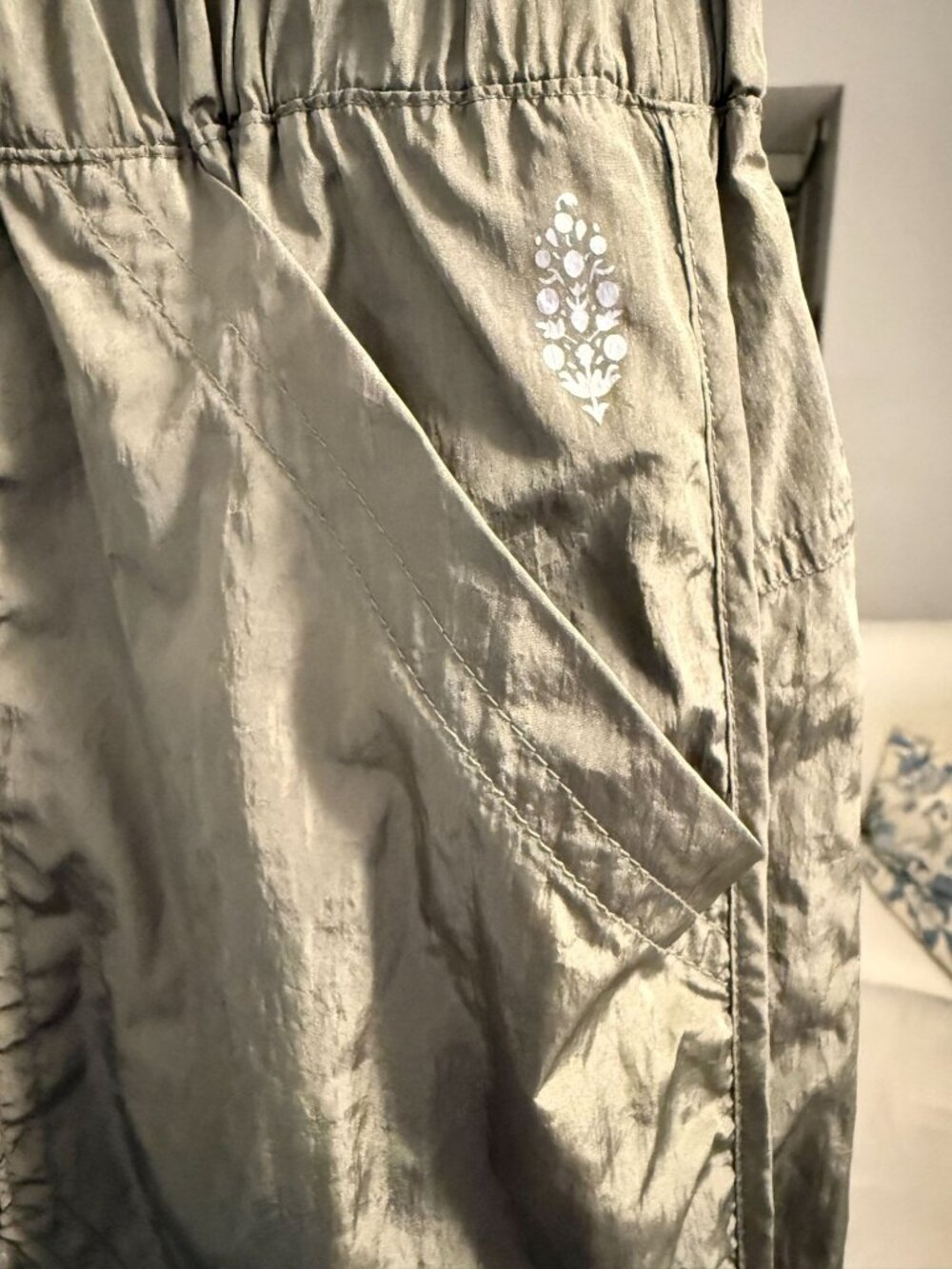 FP Movement Free People Smocked High Waist Nylon Jogger Pants Olive Sage XS - Picture 3 of 9